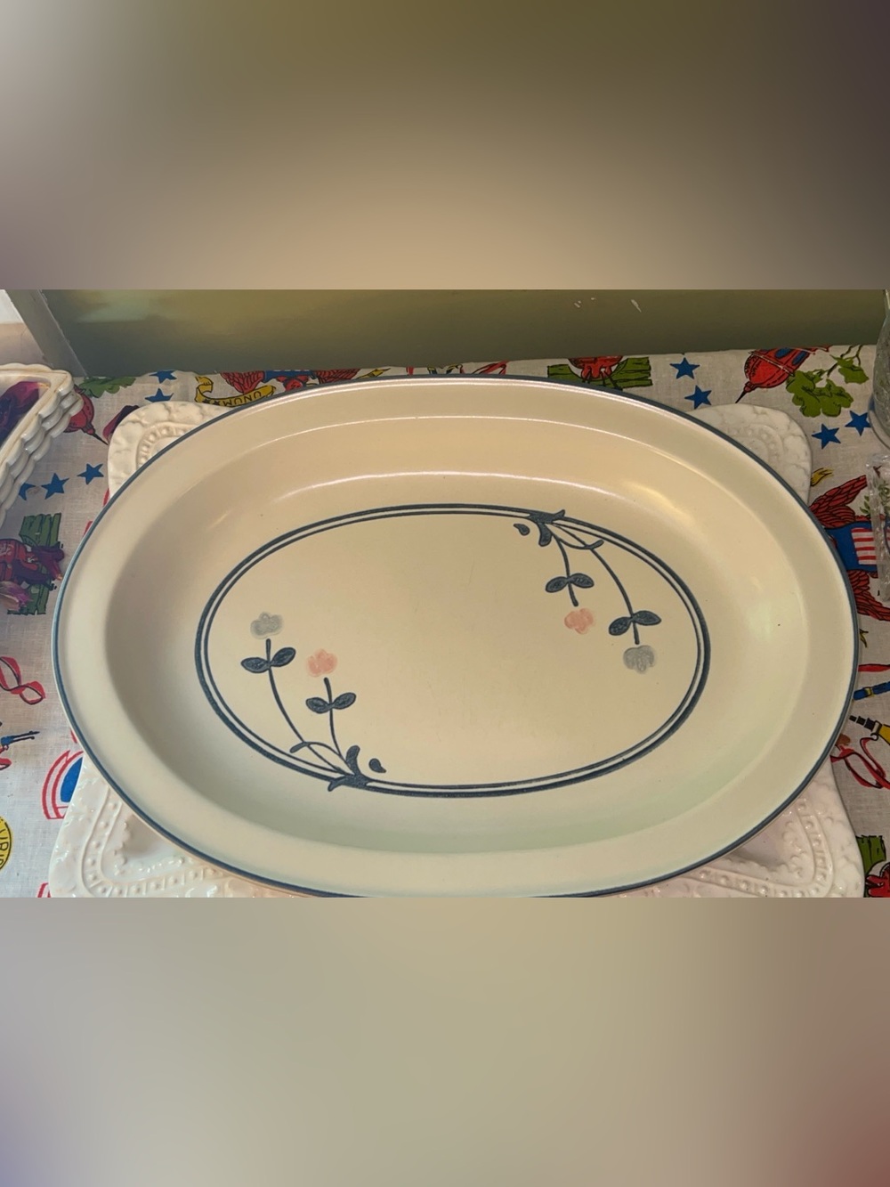 Pfaltzgraff Windsong pattern oval serving platte 14 inches